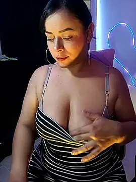 Danniela20 online show from October 2025 10:15:01 PM