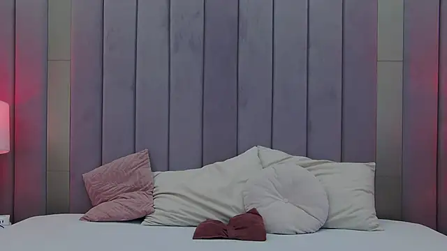 ZoeyNeal online show from March 2026 02:20:02 PM