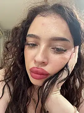 Hannah xBaby online show from December 2025 05:10:02 PM