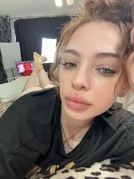 Hannah xBaby online show from March 2026 01:27:01 PM