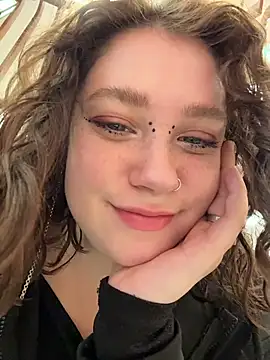 lucy-joy online show from March 2026 07:23:01 AM