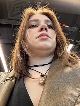 lucy-joy online show from April 2026 11:20:01 AM