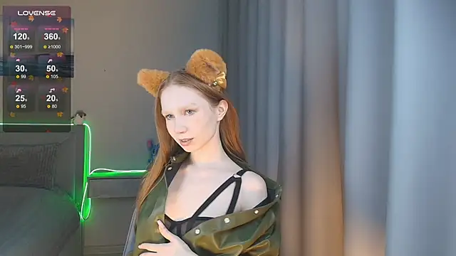 FoxyMira online show from November 2025 01:25:02 PM