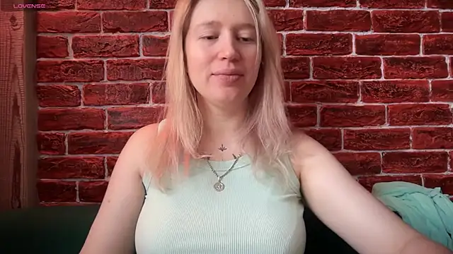 CitrusBlissss online show from November 2025 02:22:01 AM