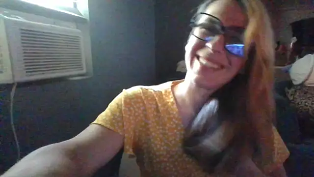 mayra mayhem online show from August 2026 04:00:02 PM