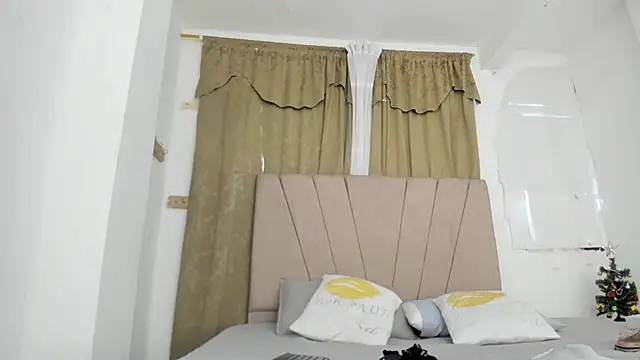 Lady miss    online show from December 2025 12:25:02 PM