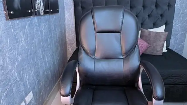 eileen  hills online show from November 2025 06:54:01 PM