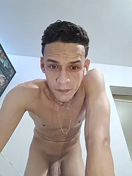 Snapshot of Ethanho0t chatting on November 2025 08:28:01 AM Ethanho0t online show from November 2025 08:28:01 AM