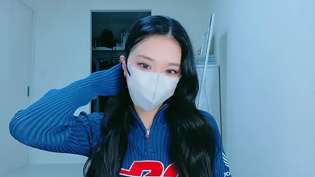 Snapshot of ramuchan_desu chatting on October 2025 01:37:02 AM ramuchan desu online show from October 2025 01:37:02 AM