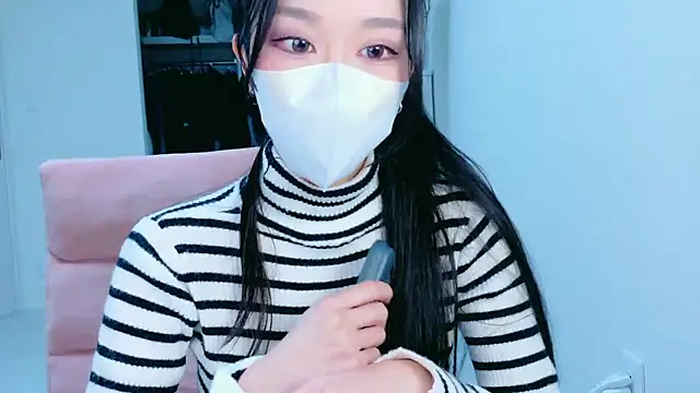 Snapshot of ramuchan_desu chatting on October 2025 02:20:01 AM ramuchan desu online show from October 2025 02:20:01 AM