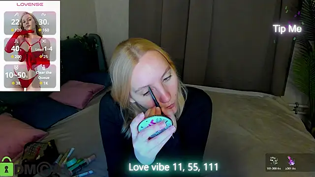 Snapshot of Anna_Chelsea chatting on December 2025 12:05:02 AM Anna Chelsea online show from December 2025 12:05:02 AM