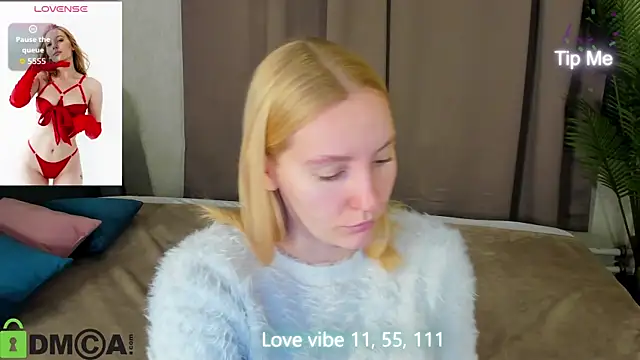 Snapshot of Anna_Chelsea chatting on December 2025 01:02:02 AM Anna Chelsea online show from December 2025 01:02:02 AM