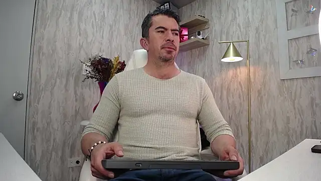 JuanKFit 45 online show from February 2026 03:38:02 AM