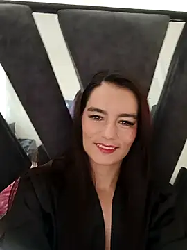 Demy Rhoades online show from October 2025 02:17:02 PM