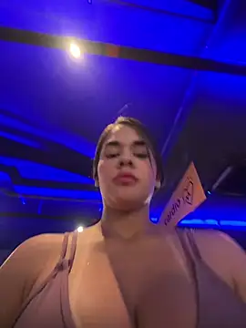 Snapshot of BellaLeclair chatting on February 2026 05:18:02 PM BellaLeclair online show from February 2026 05:18:02 PM