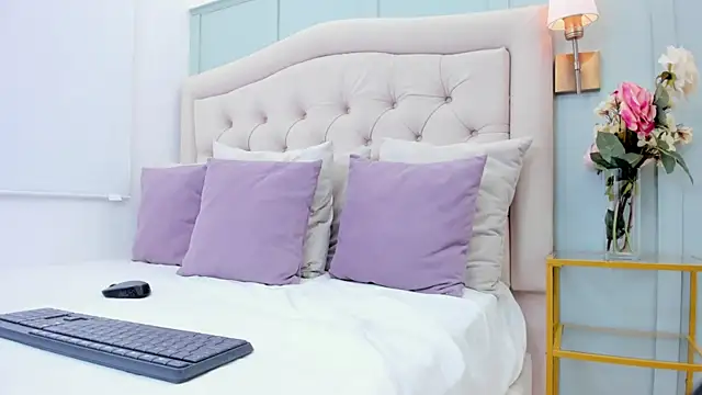 katia harrison  online show from October 2025 02:28:02 PM