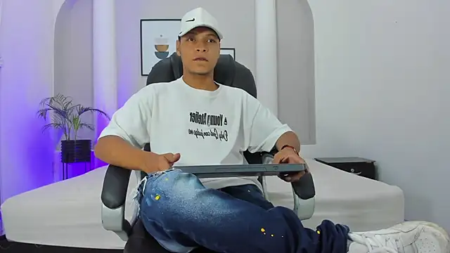 Ricky Owens1 online show from November 2025 08:08:01 PM