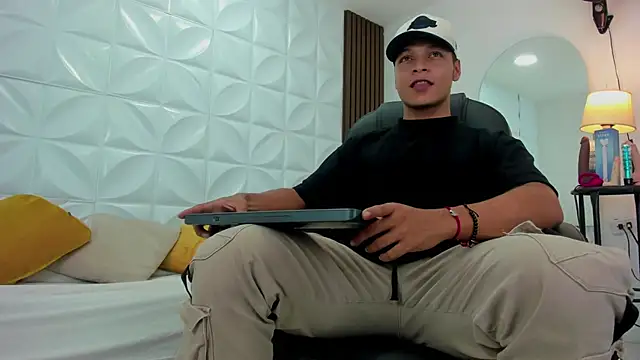 Ricky Owens1 online show from November 2025 08:43:01 PM