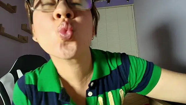 Snapshot of luna_desiree chatting on October 2025 08:04:02 AM luna desiree online show from October 2025 08:04:02 AM