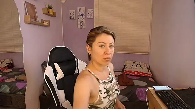 luna desiree online show from March 2026 10:38:02 PM