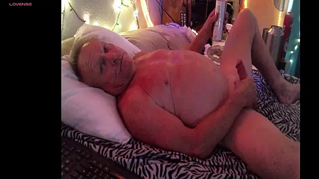 Pussyeat2please online show from April 2026 05:31:02 PM