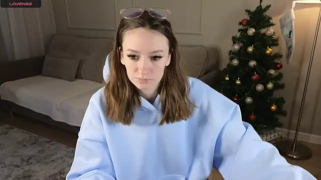 cutienaughtygirl online show from January 2026 06:52:02 AM