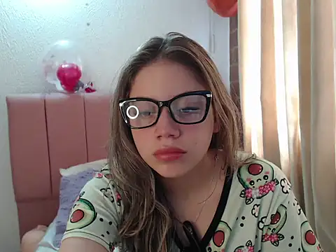 Alaina Blessed online show from November 2025 04:29:02 PM