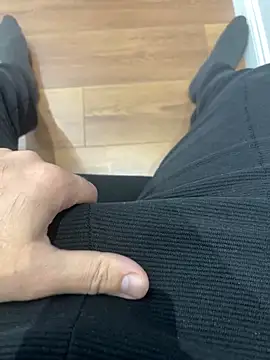 Heros2000 online show from December 2025 07:04:02 AM