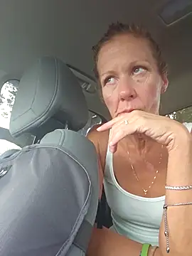 PhynneNicole online show from November 2025 04:31:02 PM