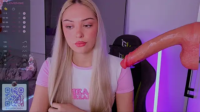 Snapshot of LeksaCandy chatting on September 2025 03:17:01 AM LeksaCandy online show from September 2025 03:17:01 AM