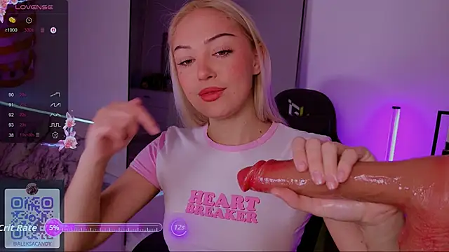 Snapshot of LeksaCandy chatting on September 2025 03:08:02 AM LeksaCandy online show from September 2025 03:08:02 AM