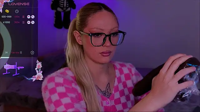 Snapshot of LeksaCandy chatting on November 2025 03:12:02 PM LeksaCandy online show from November 2025 03:12:02 PM