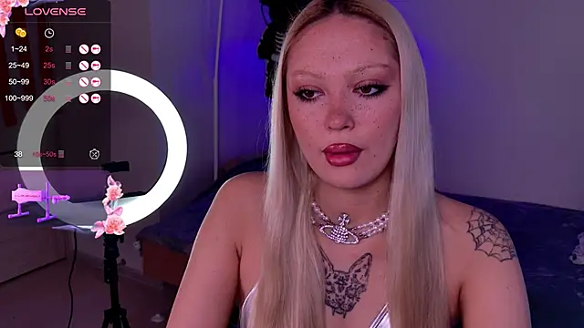 Snapshot of LeksaCandy chatting on November 2025 03:12:02 AM LeksaCandy online show from November 2025 03:12:02 AM