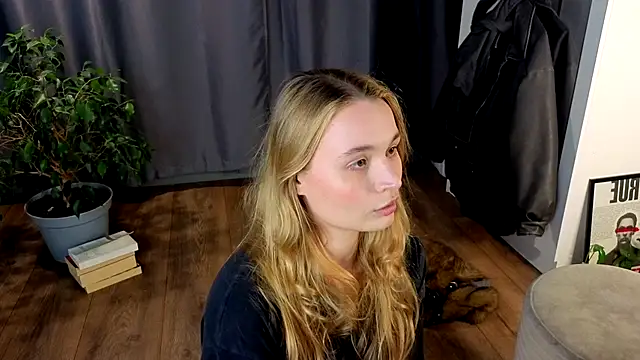 lisa schiele online show from November 2025 07:57:02 PM