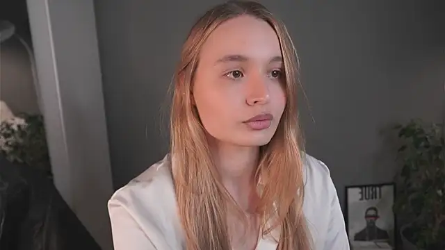 lisa schiele online show from November 2025 08:41:01 PM