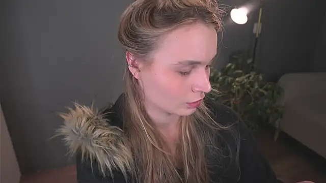 lisa schiele online show from January 2026 08:12:01 PM