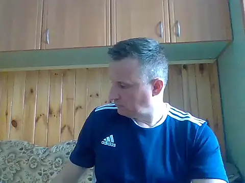 Maksymilian1 online show from April 2026 10:09:02 AM