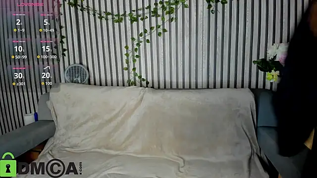 Agnes Wells online show from November 2025 09:28:02 AM