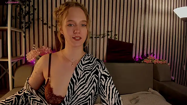 Casey Sweeet online show from June 2026 09:26:01 AM