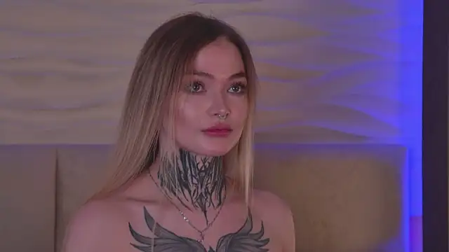 Snapshot of AriWild chatting on January 2026 04:28:01 AM AriWild online show from January 2026 04:28:01 AM