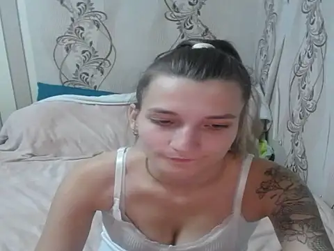 AlissaClark online show from October 2025 07:13:01 PM