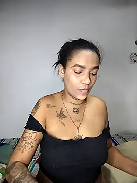 Snapshot of Vale_Nikol21 chatting on December 2025 12:29:02 AM Vale Nikol21 online show from December 2025 12:29:02 AM