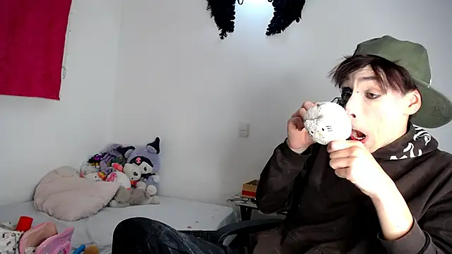 Snapshot of lucky_stricke chatting on October 2025 03:58:02 AM lucky stricke online show from October 2025 03:58:02 AM