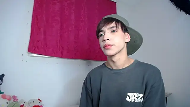 Snapshot of lucky_stricke chatting on November 2025 04:23:01 AM lucky stricke online show from November 2025 04:23:01 AM