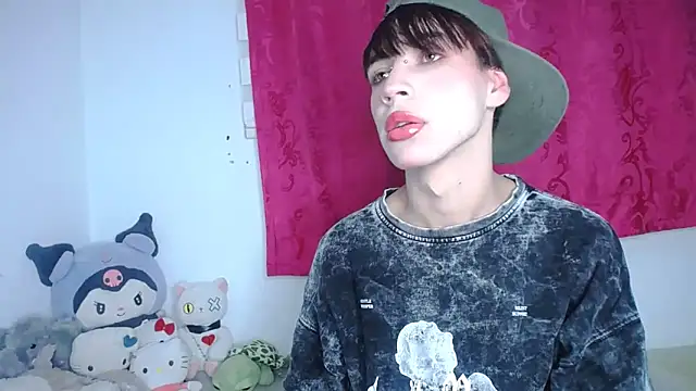 Snapshot of lucky_stricke chatting on November 2025 03:45:01 AM lucky stricke online show from November 2025 03:45:01 AM