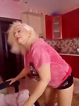 SquirtMilf00 online show from October 2025 01:41:02 AM