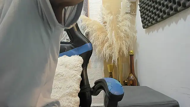 nextboywell1 online show from February 2026 07:32:02 PM