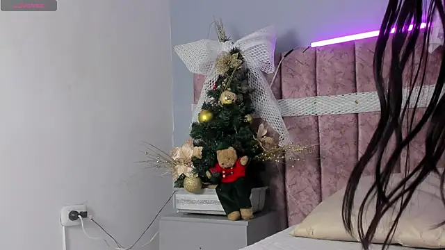 Snapshot of _jasmine_blush chatting on December 2025 01:18:02 PM jasmine blush online show from December 2025 01:18:02 PM