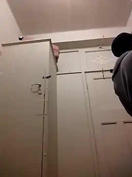 AcetousAbb online show from November 2025 09:43:02 PM