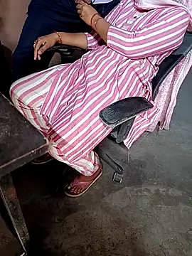 SIMRANSONU26 online show from April 2026 07:48:02 AM